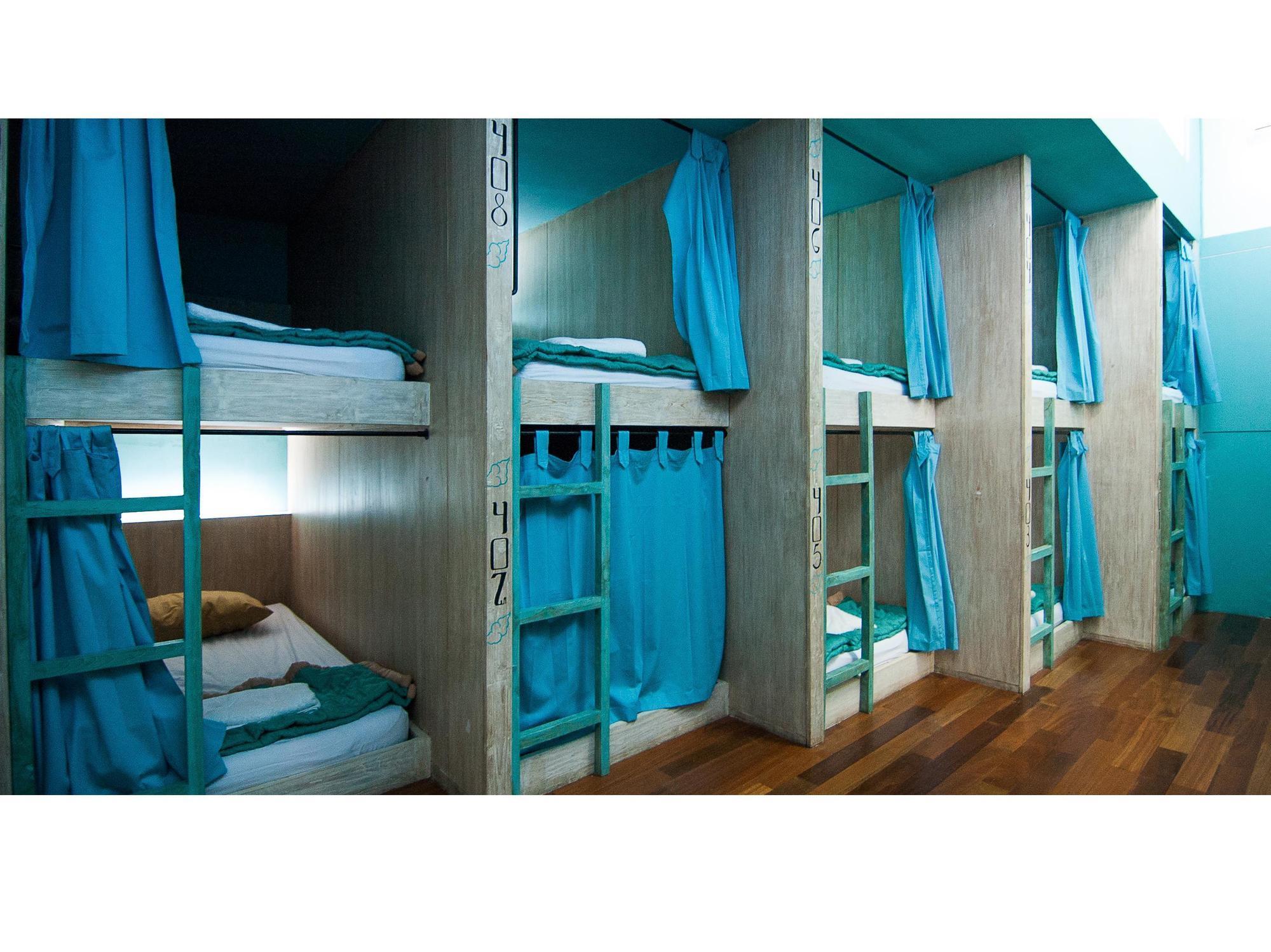Nau Here Hostel Kuta Lombok Eksteriør bilde