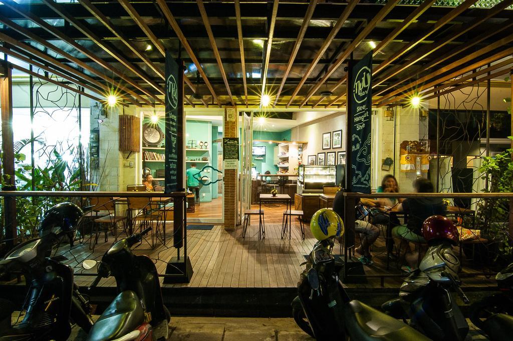 Nau Here Hostel Kuta Lombok Eksteriør bilde