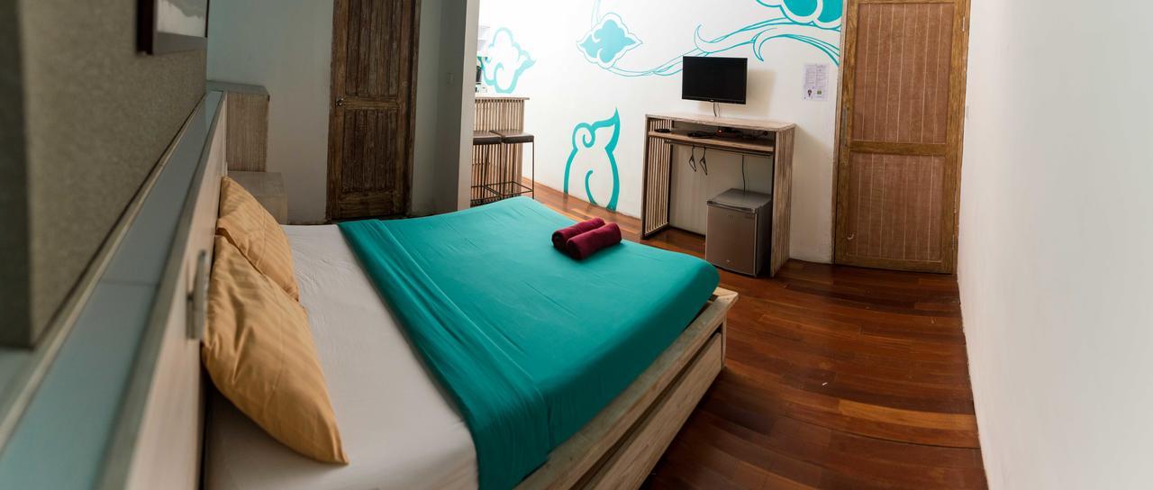 Nau Here Hostel Kuta Lombok Eksteriør bilde