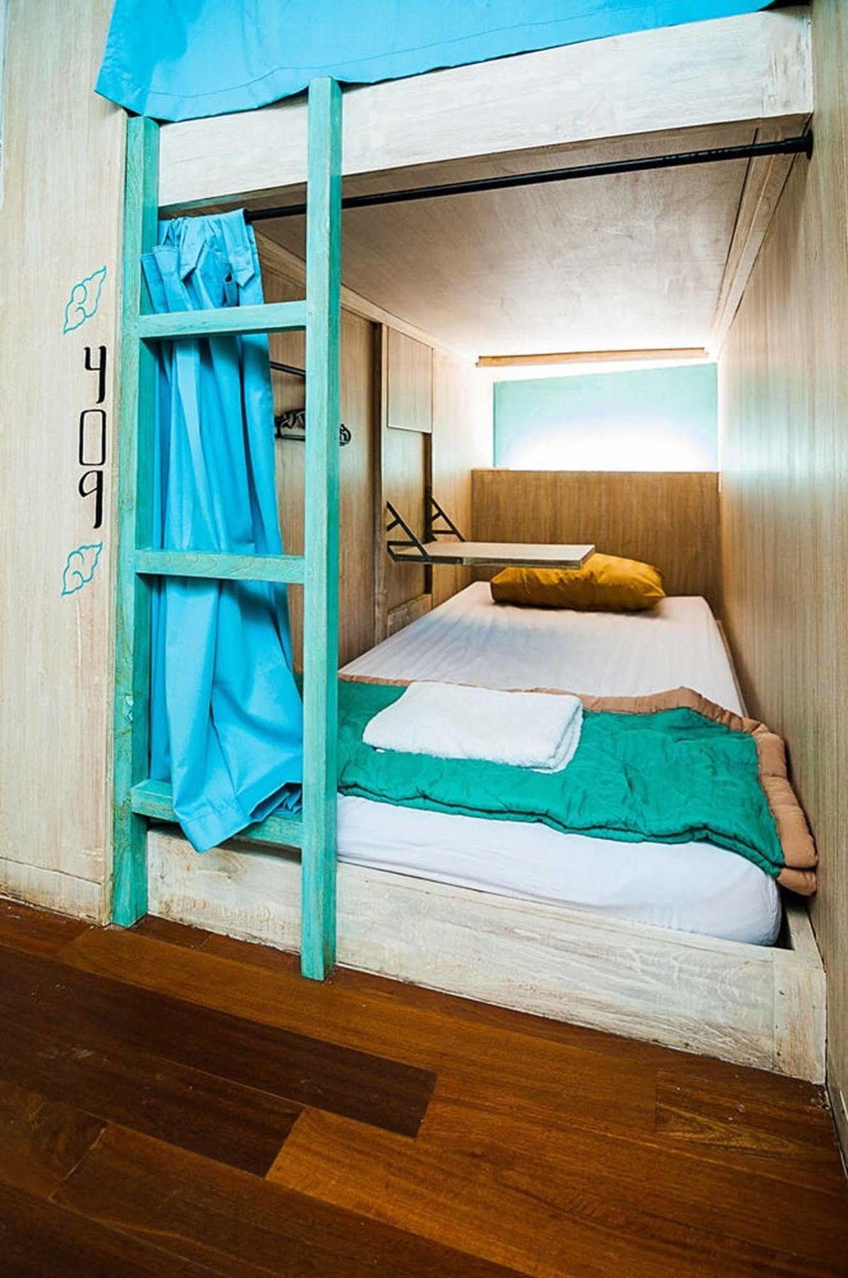 Nau Here Hostel Kuta Lombok Eksteriør bilde