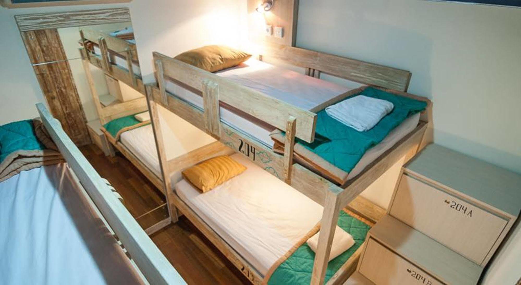 Nau Here Hostel Kuta Lombok Eksteriør bilde